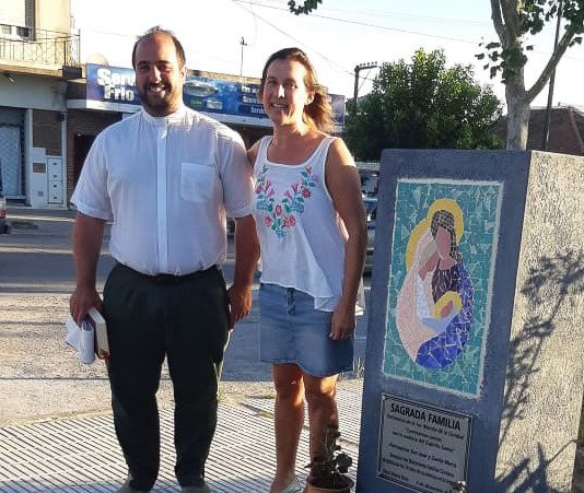 Se inauguró la imagen de la Sagrada  Familia en avenidas Cereijo y Centenario