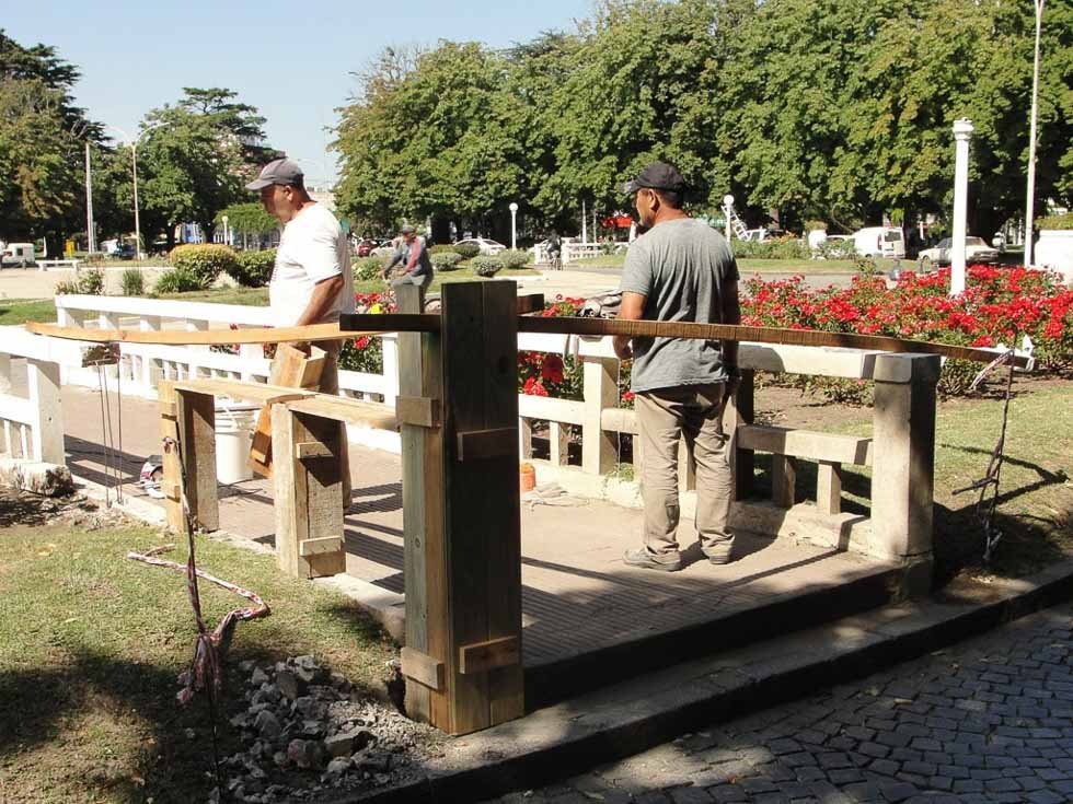 Refacciones y mejoras en plaza Libertad y en la fuente de agua
