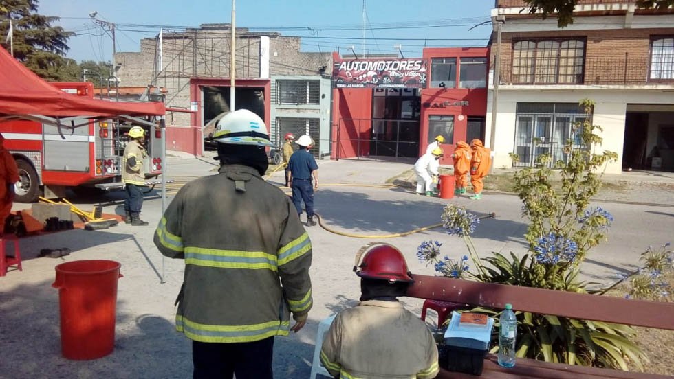 Bomberos controlaron un derrame de sustancia tóxica
