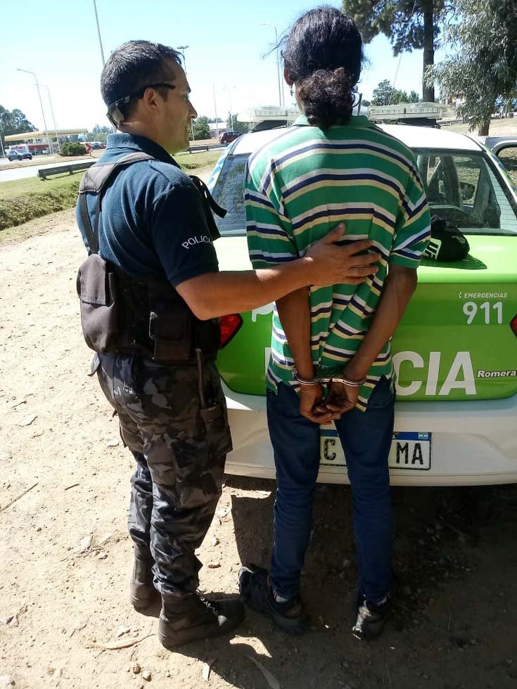 Un sujeto golpeó a su pareja y la amenazó con un cuchillo para matarla