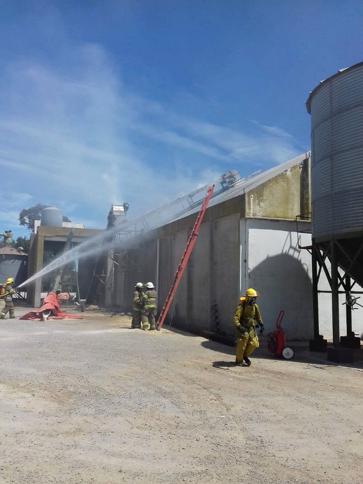 Un incendio destruyó una cinta transportadora de fertilizantes