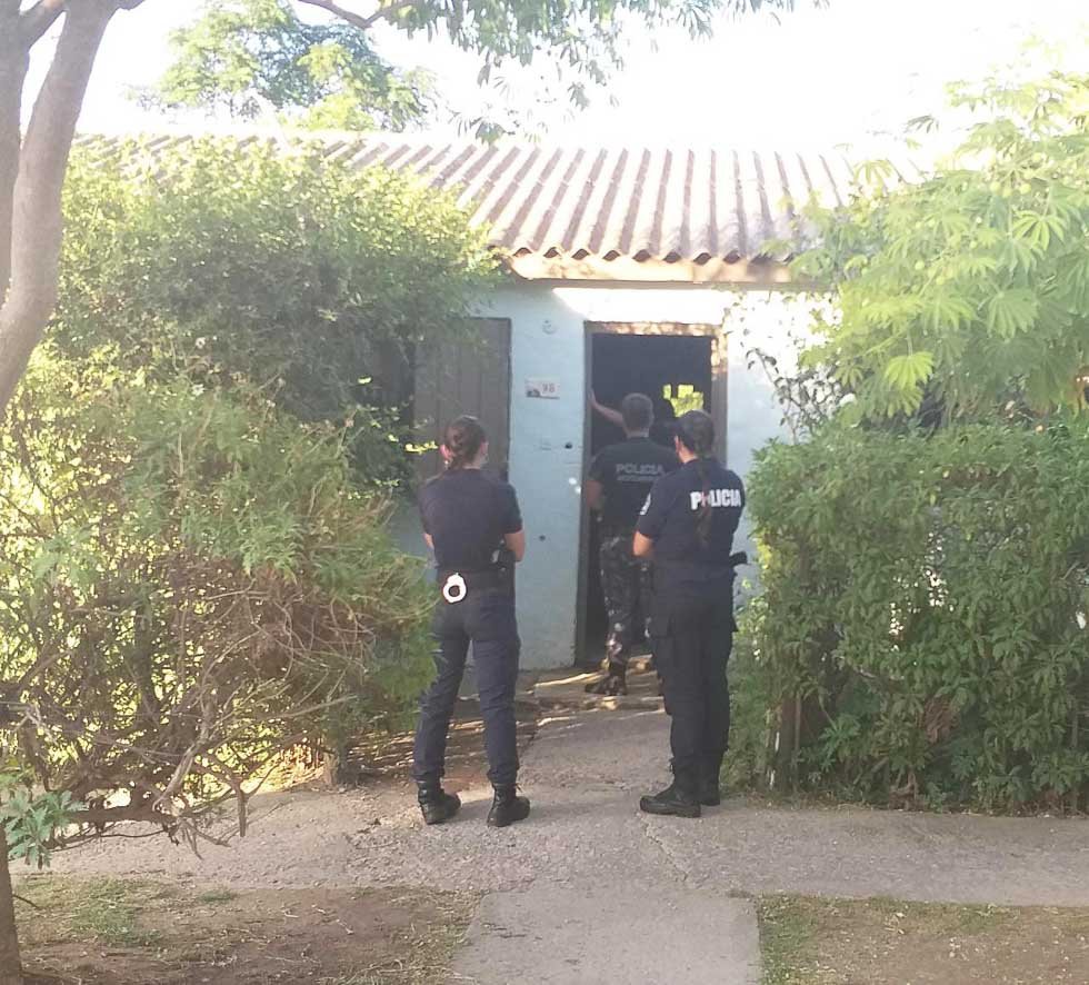 La Policía allanó dos viviendas  e identificó a autores de un robo