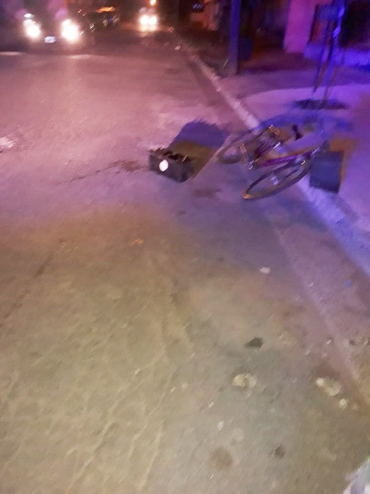 Policía detuvo a ladrón cuando  escapaba en bicicleta con una  batería de camión robada