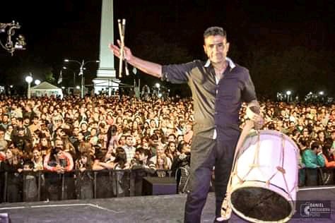 El romance eterno del «Negro» Mendoza y su bombo