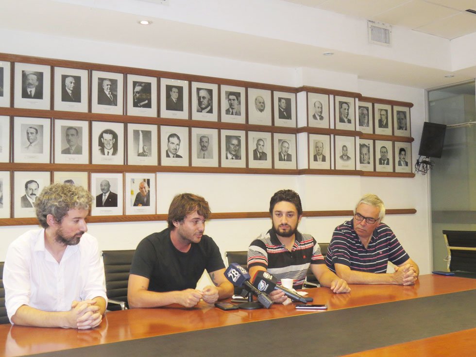Dos millones de pesos en becas y beneficios  para 350 estudiantes