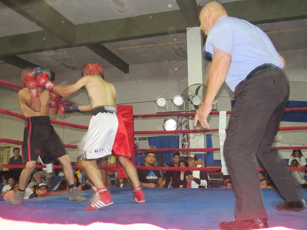 Con diez combates se desarrolló el festival boxístico