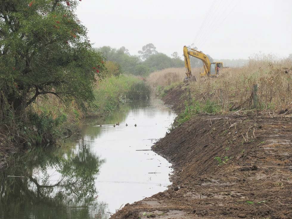 Katz: «Queremos que los canales y arroyos que  desagotan el área urbana estén limpios y mantenidos»