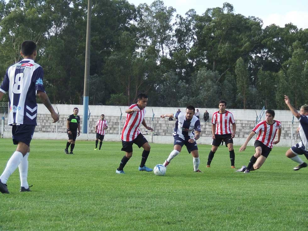 El Riojano le ganó a Estudiantes y manda en la zona B 