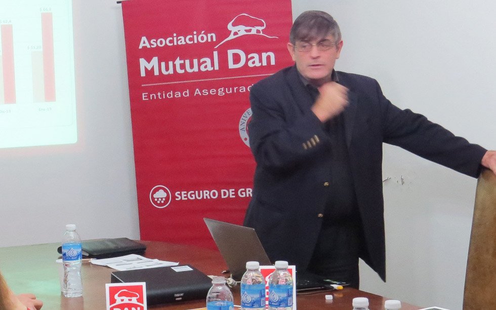  "Si algún candidato a Presidente dice que bajará  la presión impositiva, o no tiene idea o miente"