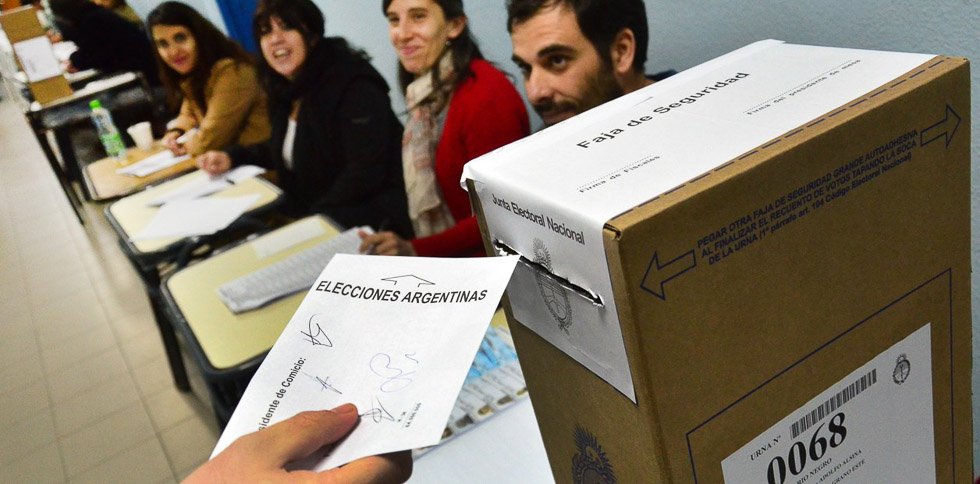 Ante una marcada indiferencia de la gente y una gran incertidumbre se acorta el tiempo para las elecciones 