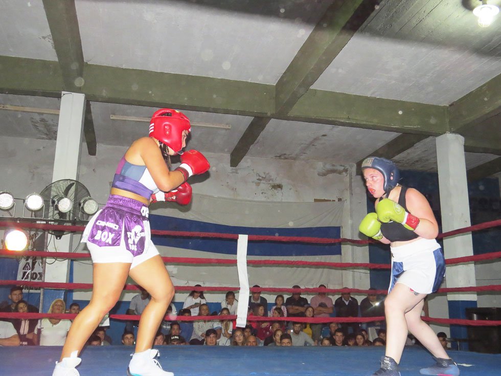 Nuevo festival boxístico en El Riojano