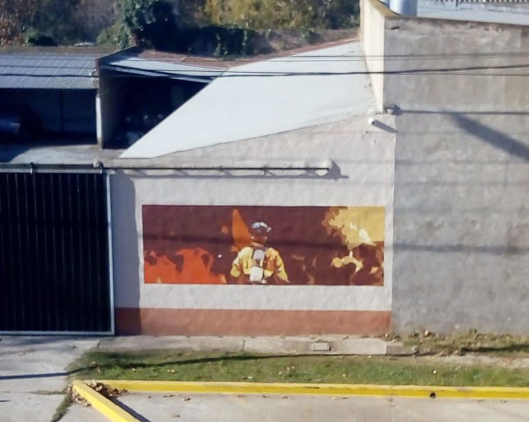 Los bomberos tendrán una obra de arte en su homenaje de la mano de Nicolás Lahitte