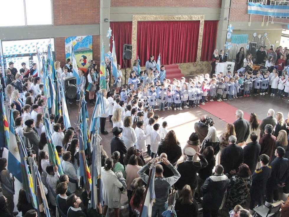 "Si no enterramos definitivamente las cosas que  nos dividen, no tendremos el futuro que merecemos"