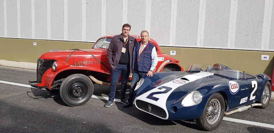 Unidades del Museo Fangio participaron de la inauguración del Paseo del Bajo