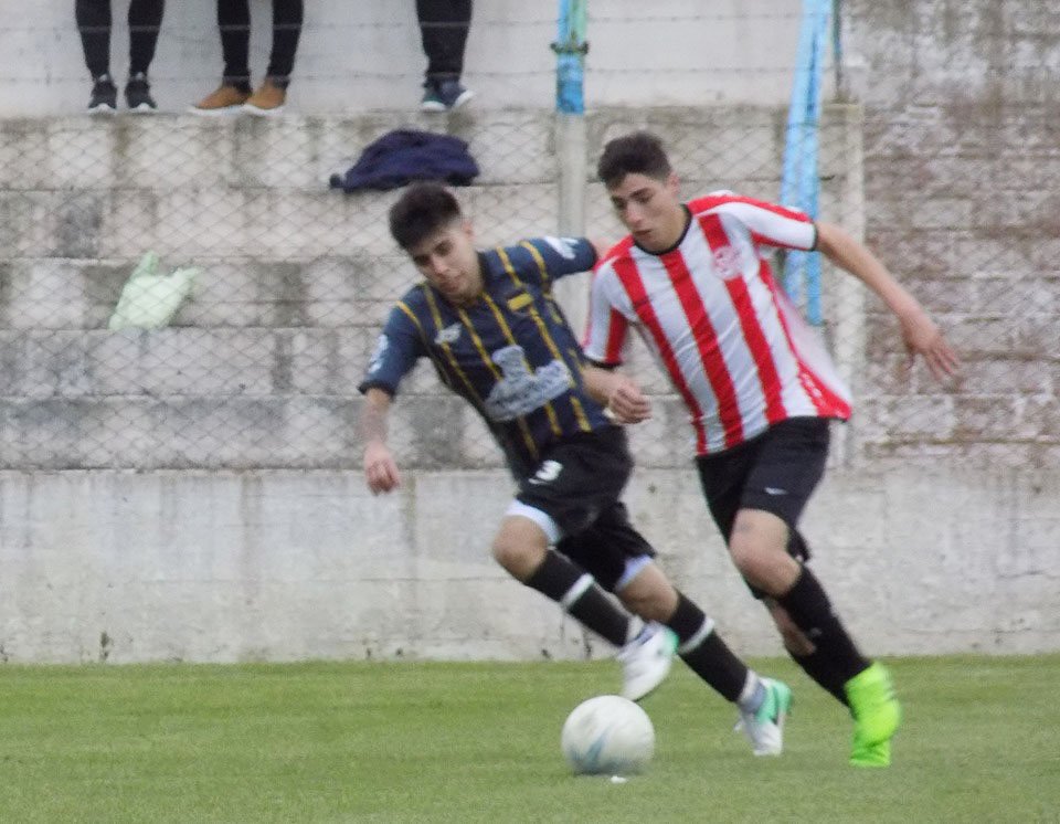 Estudiantes y Deportivo  Los Pinos no se sacaron ventaja 