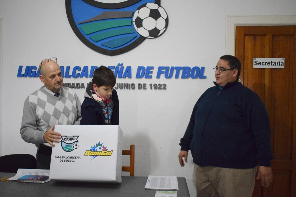 Se realizó el sorteo especial 