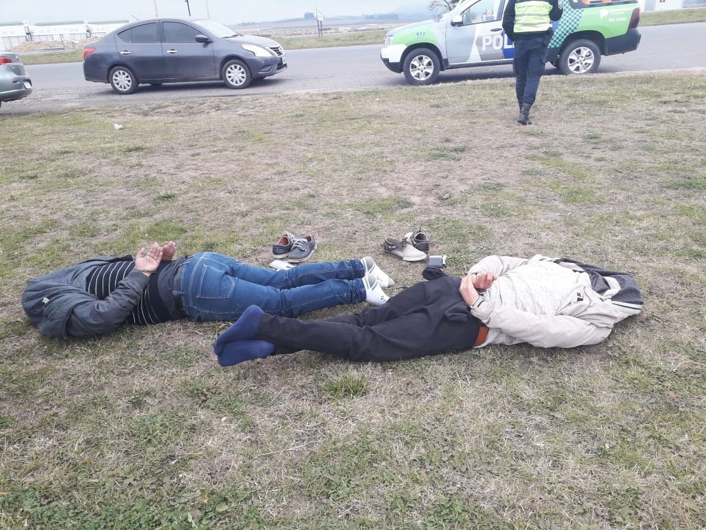 Forcejeó con el delincuente que le robó su  maletín utilizando un inhibidor de alarma