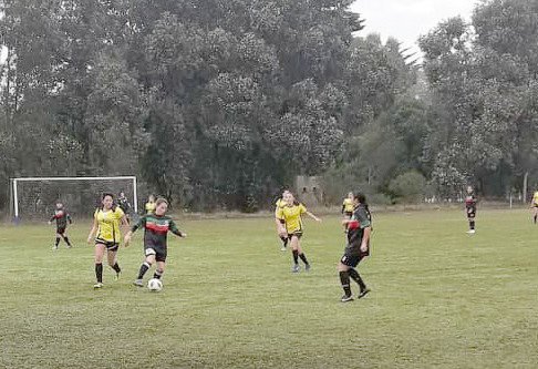 Derrota en el fútbol femenino  ante el subcampeón de Primera