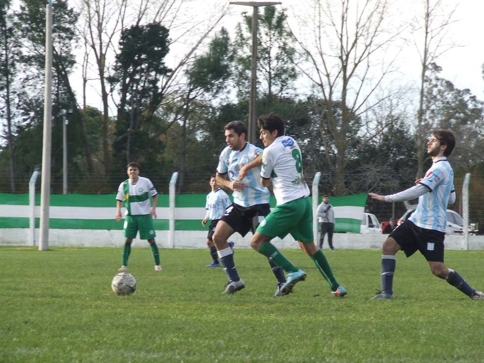 Racing Club, en un minuto definió el partido 