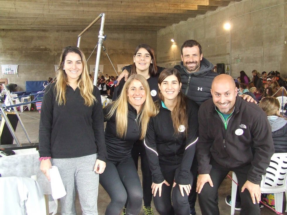 Multitudinario encuentro de gimnasia artística en el «Poli»