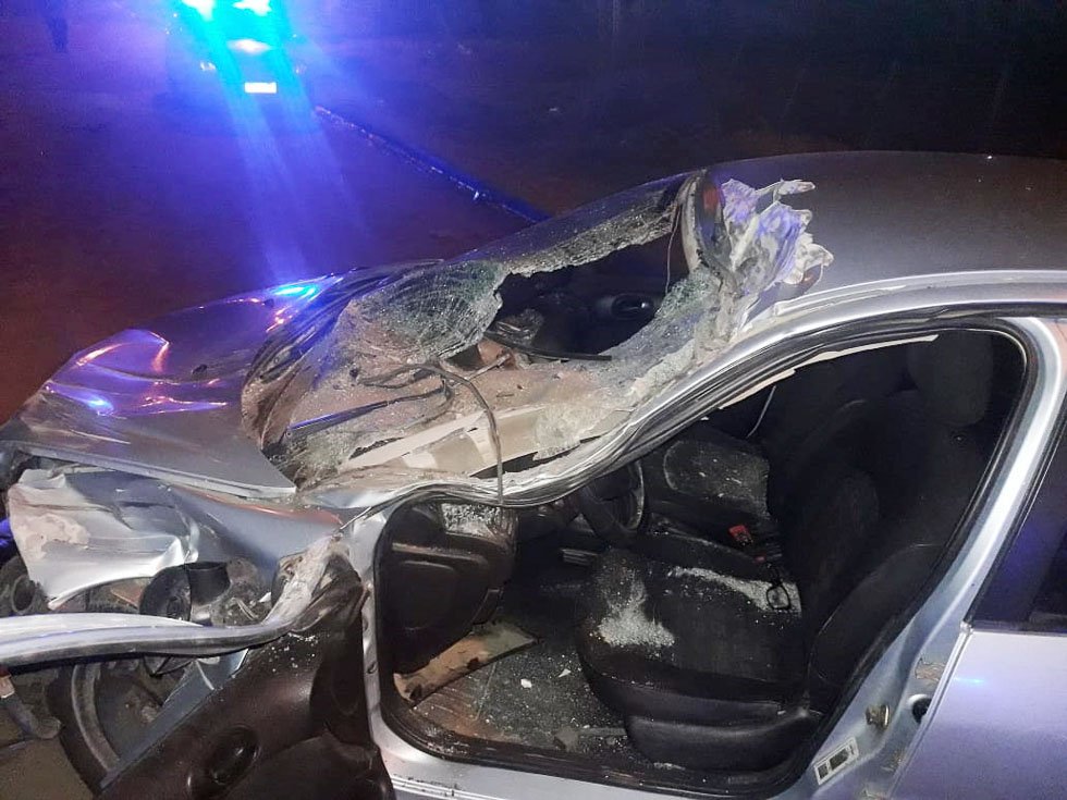 Chocó violentamente contra un  acoplado: sufrió politraumatismos