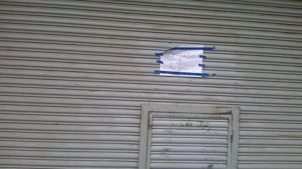 Local «cerrado por robo»