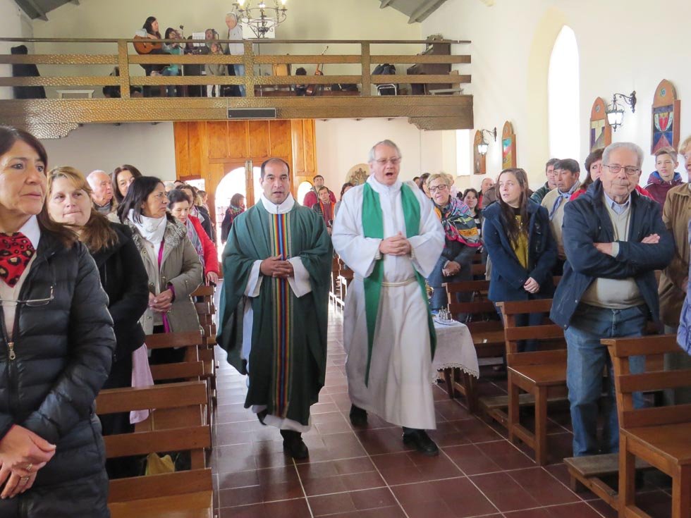 Emoción en la despedida al padre Ochoa