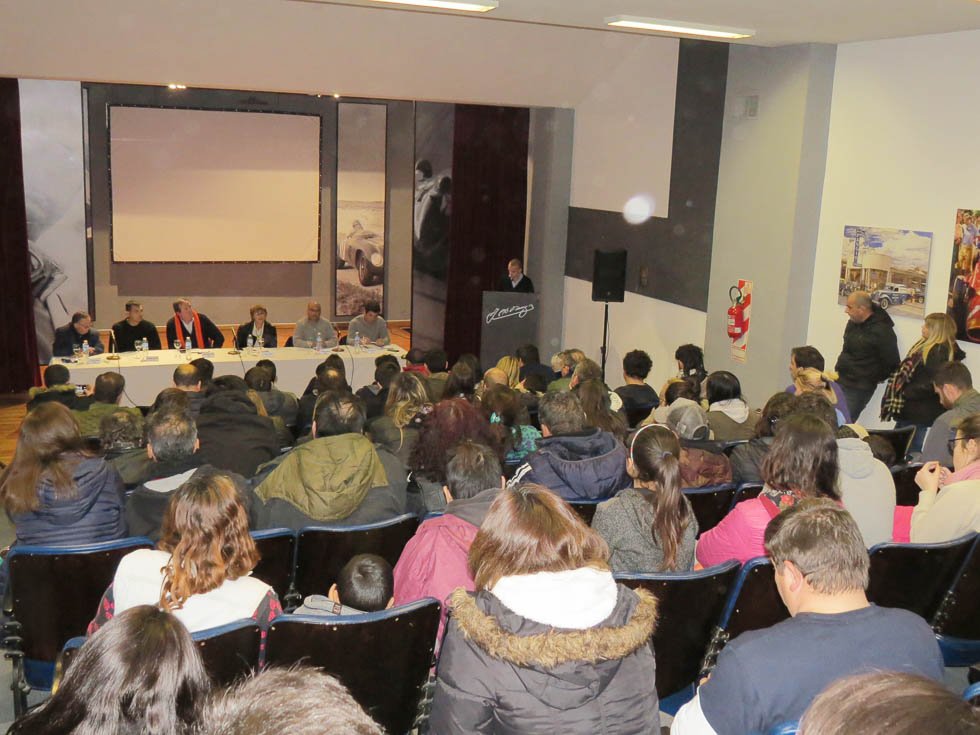 Invitados por el STM, los seis candidatos debatieron anoche