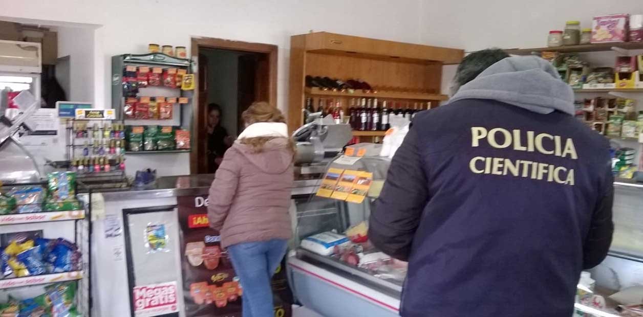 Increíble: entraron por un ventiluz de  20 x 40 cmts. y robaron en un negocio
