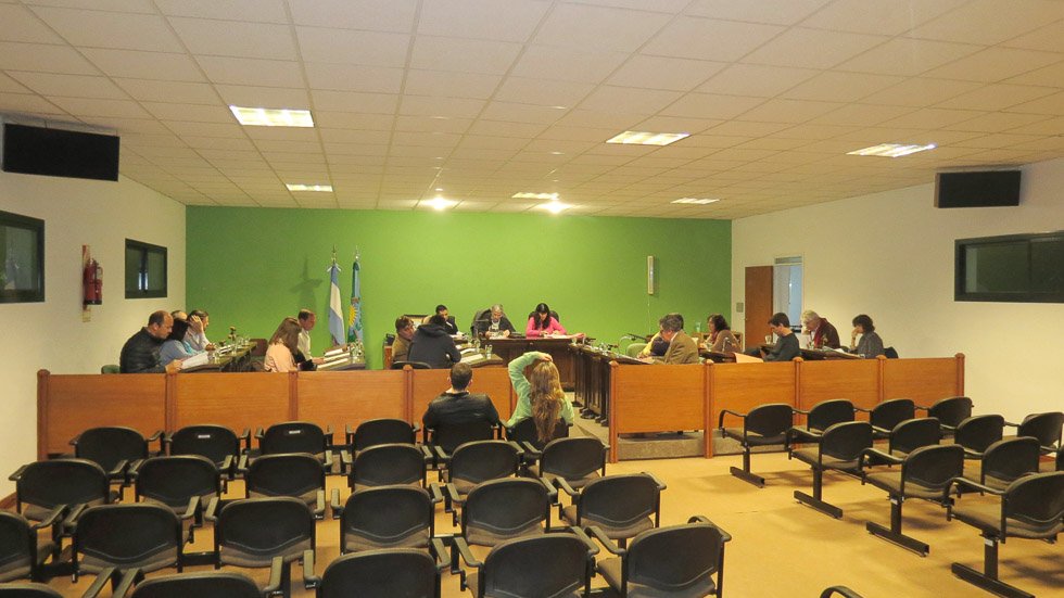 SESIONA HOY EL LEGISLATIVO ¿Pasarán? La oposición pide que los  vehículos municipales cumplan con la VTV