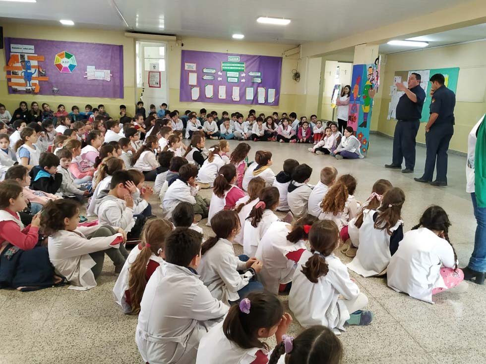 Simulacro de evacuación en la Escuela Nº 6