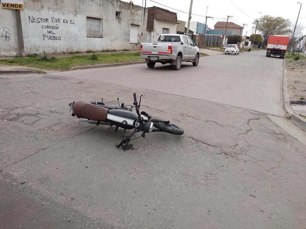 Chocaron una moto y una camioneta: un lesionado