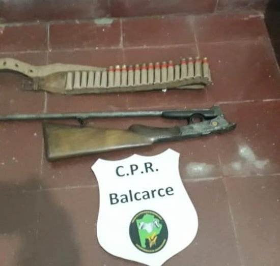 Padre e hijo aprehendidos por amenazar de muerte a un vecino