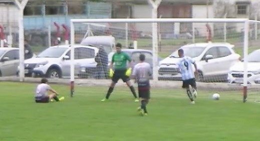 Racing venció a San Agustín y sigue al acecho 