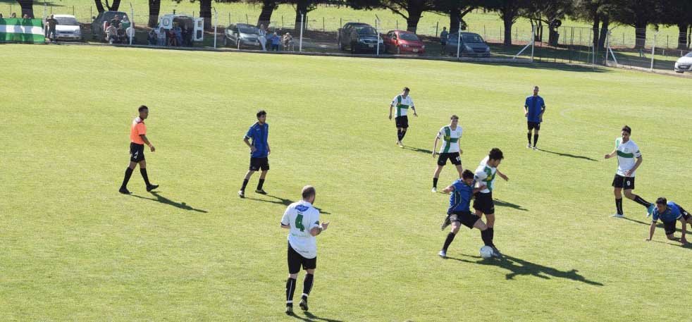 Agrarias superó a Los Pinos y  mantiene sus chances de clasificación
