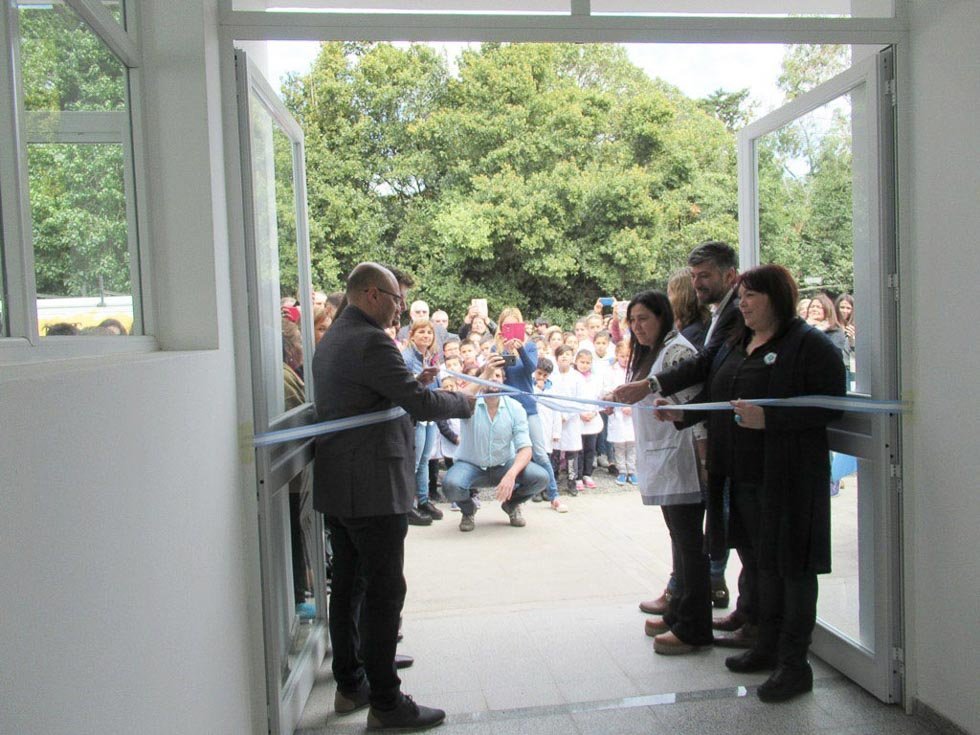 Se inauguró ayer el edificio de la  Escuela Secundaria Nº 8 de Los Pinos 