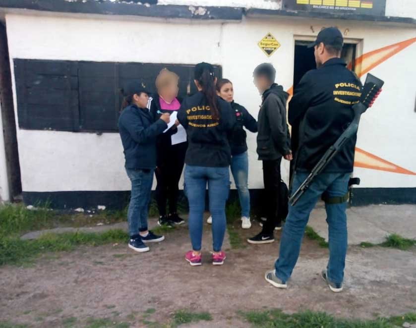 Detienen a sujeto por distribuir pornografía infantil