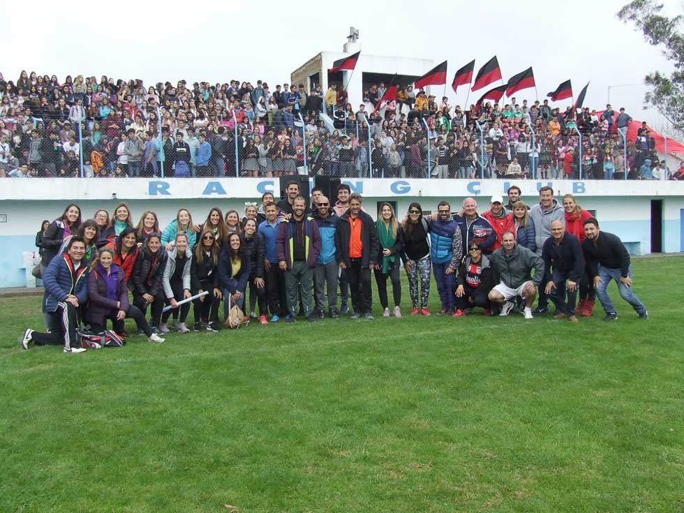 Con un nutrido marco dió comienzo la Estudiantina 2019