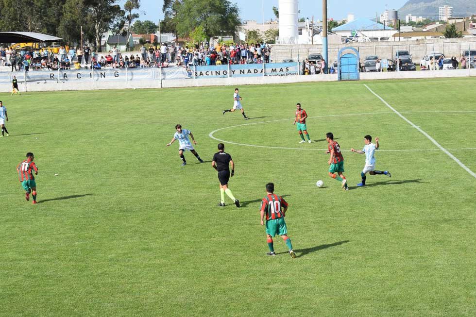 Racing marcó una importante ventaja en la primera final