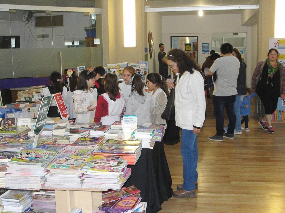 Tienen continuidad las  actividades de la Feria del Libro