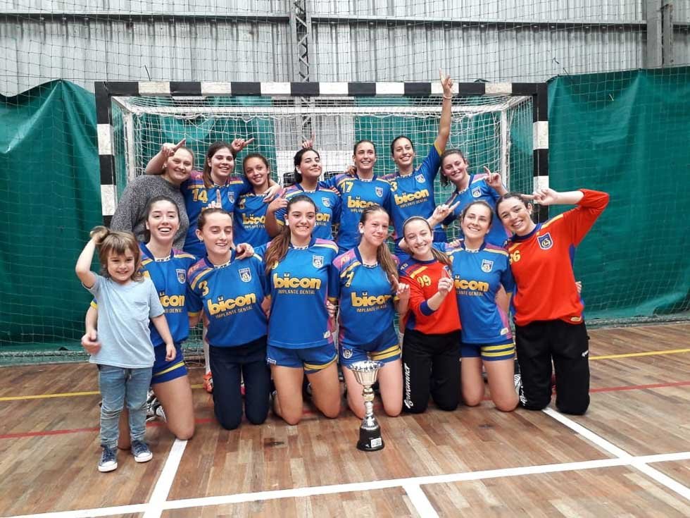 Oriana Palumbo campeona con Acha en Juveniles 