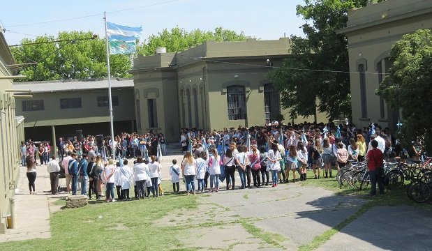 Se realizó ayer en la E.E.S.T. Nº 1 el acto oficial  conmemorativo del "Día de la Soberanía Nacional"