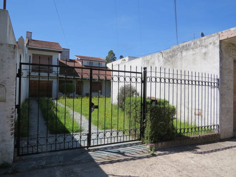 Reducen, maniatan y roban una fuerte suma  de dinero a un vecino en su propia casa 