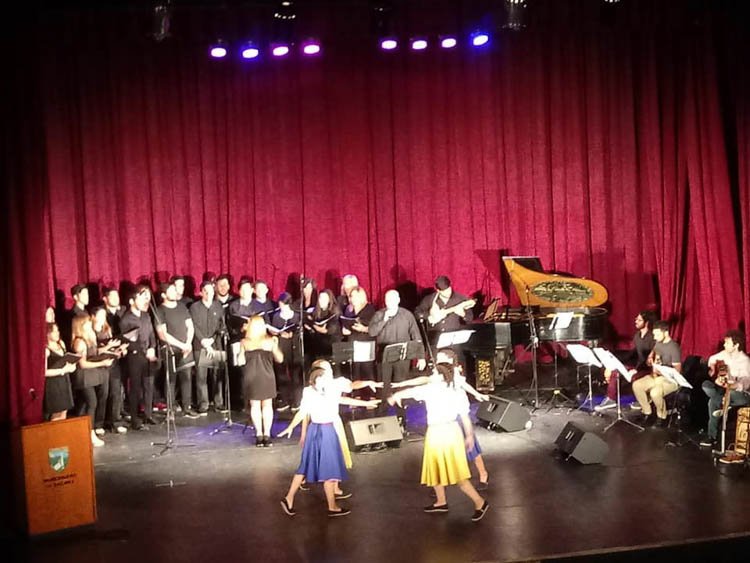 Brillante espectáculo navideño  en el Teatro Municipal