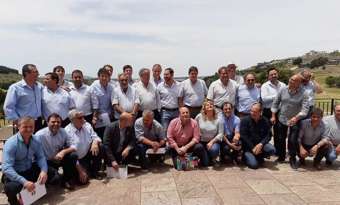 Reino participó ayer del Foro de Intendentes radicales en Tandil