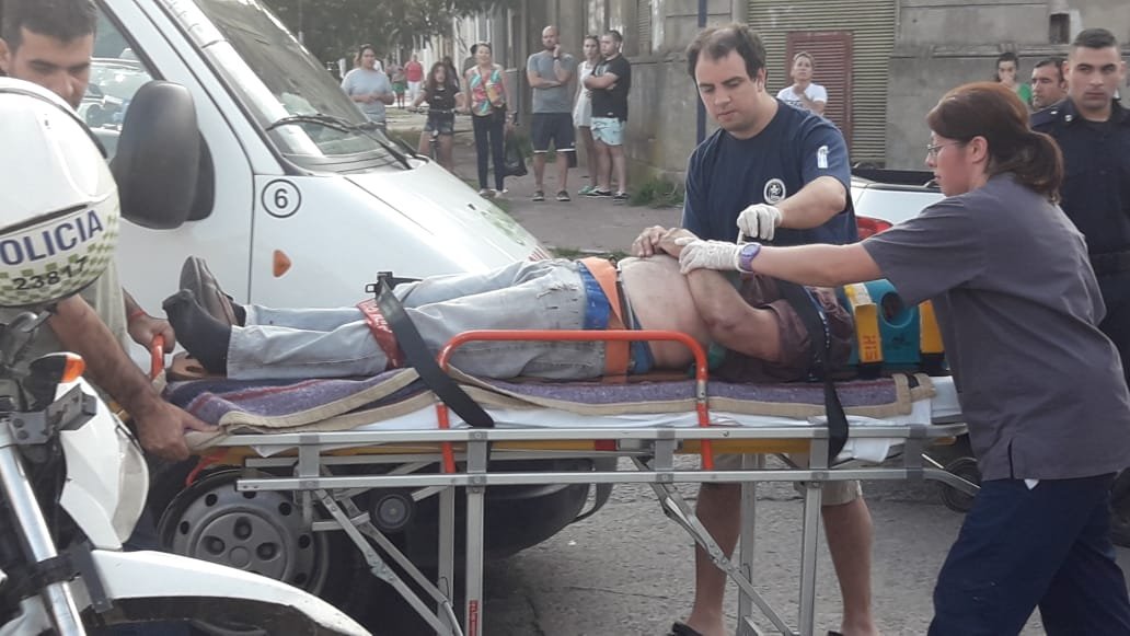 Ciclista fue hospitalizado  tras accidente vial
