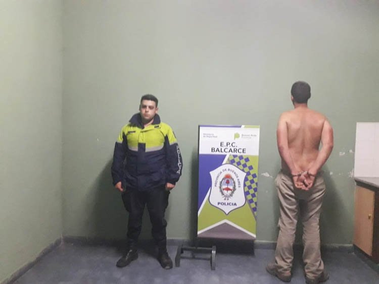 Discutió con una mujer y agredió a la Policía: preso