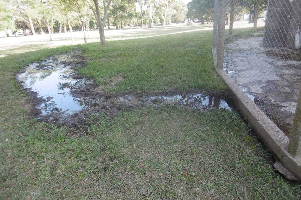 Inquietud de vecinos ante  pérdida en el tanque de agua
