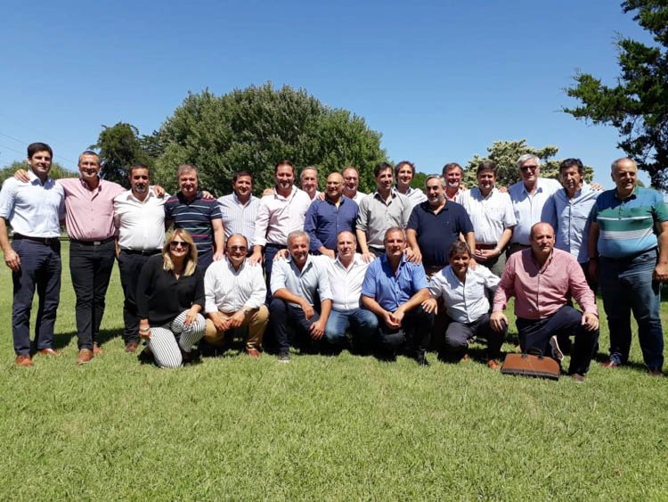 Reino participó del Foro de intendentes radicales en Brandsen
