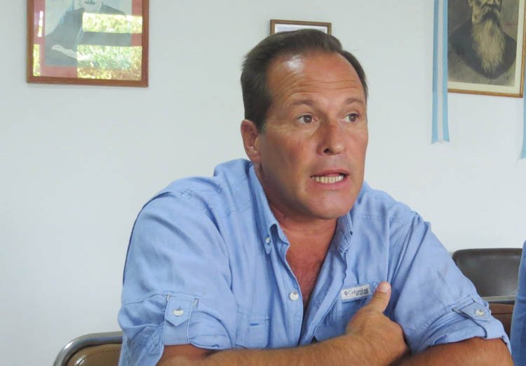 "Esta mal que los jóvenes le pidan a la Municipalidad que encuentre un lugar para festejar"